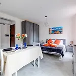 Modern Location *